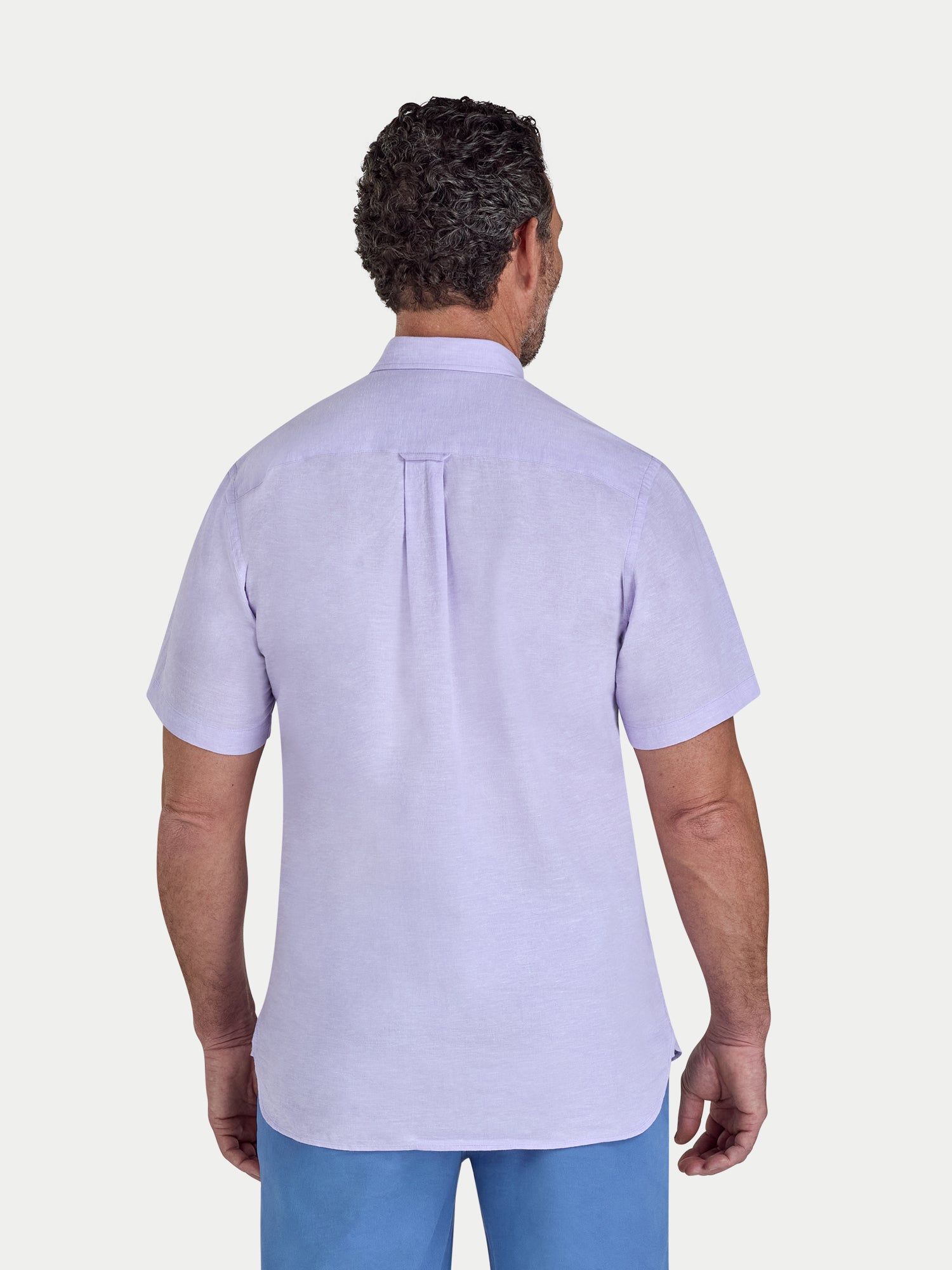 Man wearing Raging Bull Classic Linen Short Sleeve Shirt in Lilac, back detail, available in sizes S-6XL.